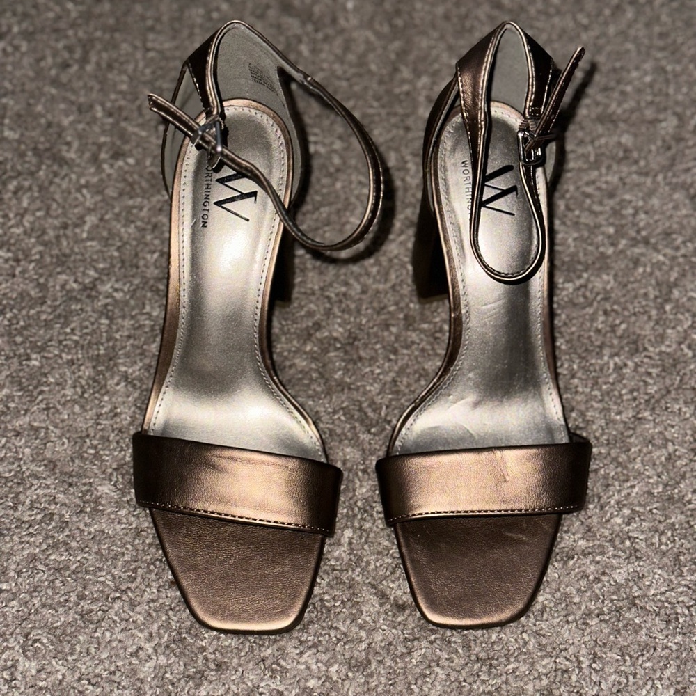 🌺Worthington Metallic Bronze Ankle Strap Heels🌺